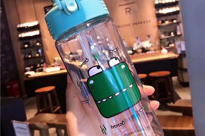 Plastic water bottle with different color (1)